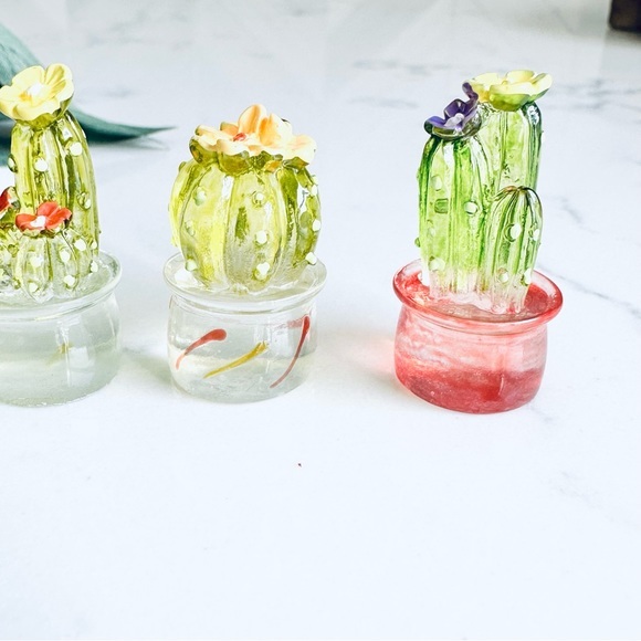 Adorable Mini Cactus Acrylic Painted Potted Succulents Home Decor Ornaments - Picture 4 of 8